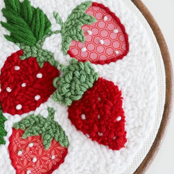 ハッピーベリー　1009 Swinging Strawberry's Happy Berry Present Gingham JSK by