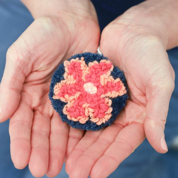 Hello Daisy Key Chain Punch Needle Kit - Image 4