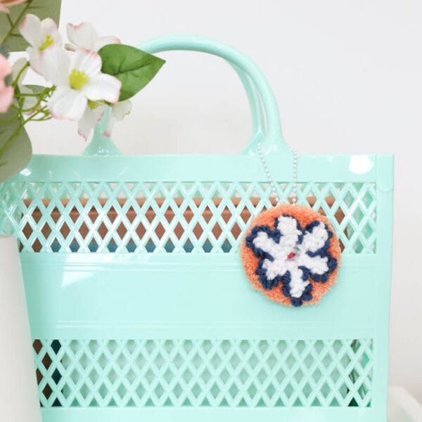 Hello Daisy Key Chain Punch Needle Kit - Image 5