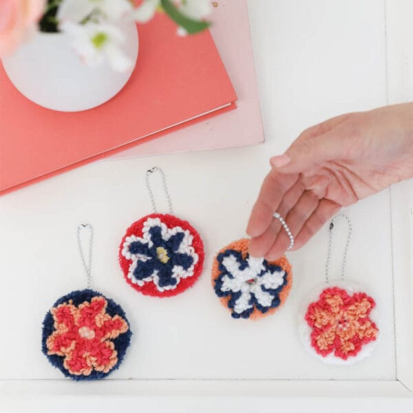 Hello Daisy Key Chain Punch Needle Kit - Image 10